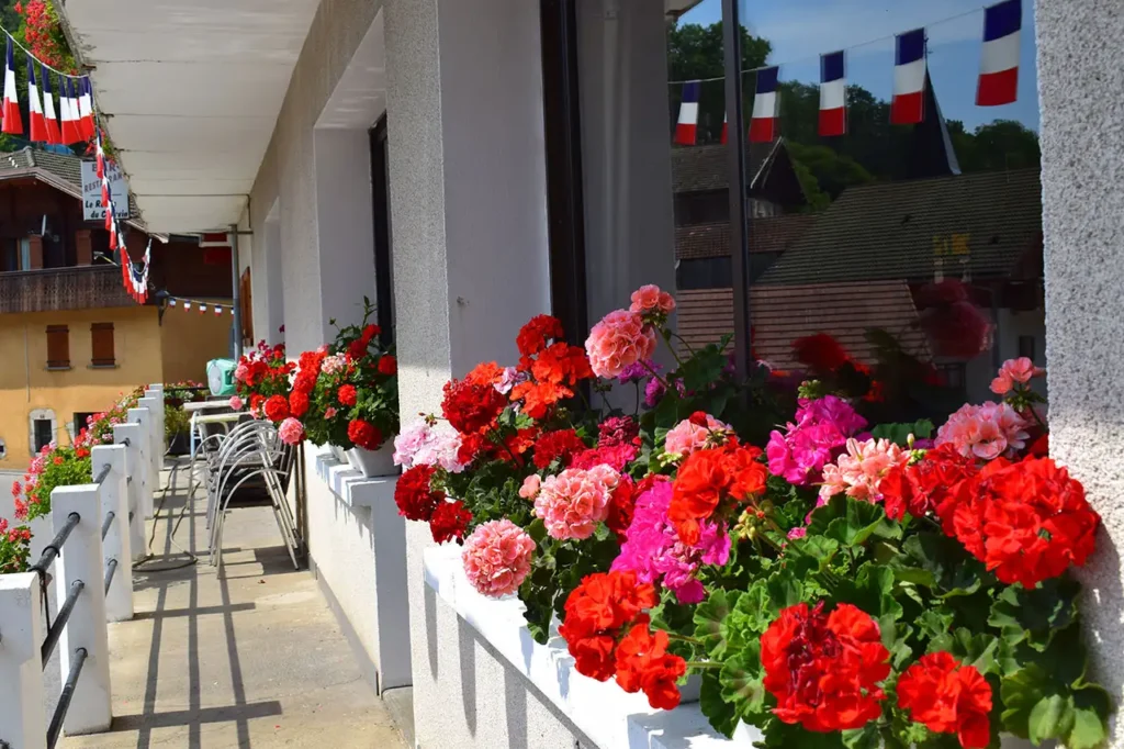 Hôtel Restaurant Le Relais du Charvin -Le Bouchet Mont-Charvin. Hôtel pas cher proche Thônes, dans les aravis